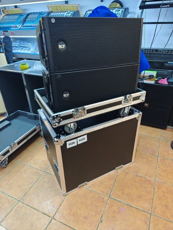 RCF HDL 20-A Active Line Array System – Pair with Flight Case